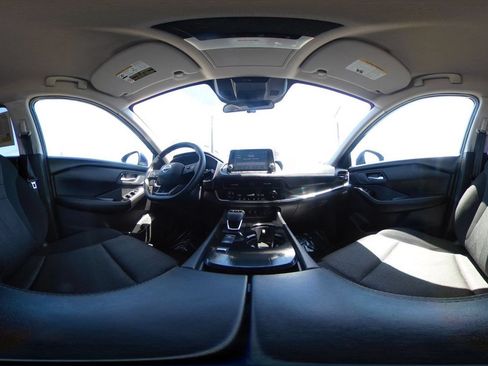 Used 2025 Nissan Rogue SV FWD image 44