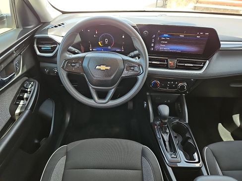Used 2025 Chevrolet TrailBlazer LT FWD image 7