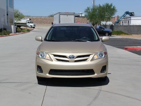 Used 2012 Toyota Corolla LE FWD image 2