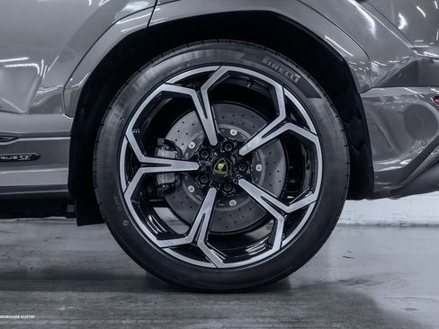 New 2025 Lamborghini Urus SE image 10