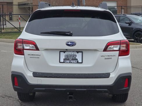 Used 2018 Subaru Outback 3.6R Limited image 17