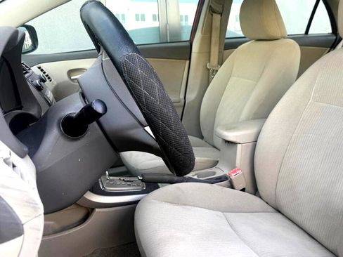 Used 2010 Toyota Corolla LE image 17