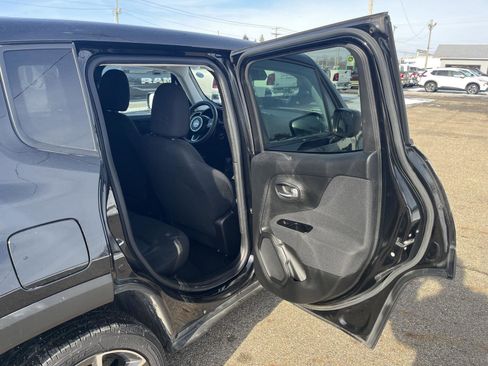 Used 2020 Jeep Renegade Sport image 28
