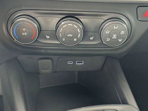 Certified 2024 Chevrolet Trax LS w/ LS Convenience Package FWD image 21