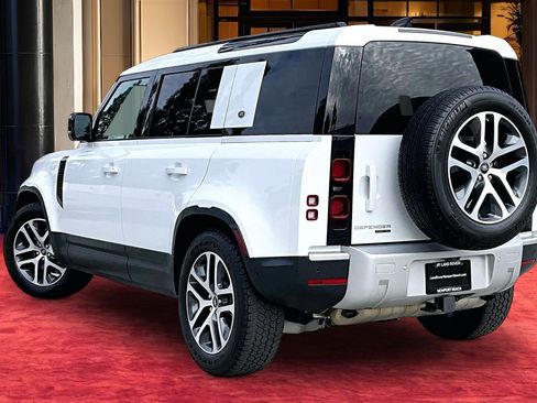 Used 2020 Land Rover Defender 110 HSE image 9