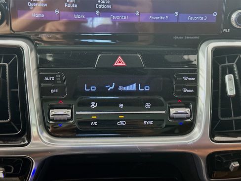 Used 2021 Kia Sorento SX Prestige AWD/4WD image 16