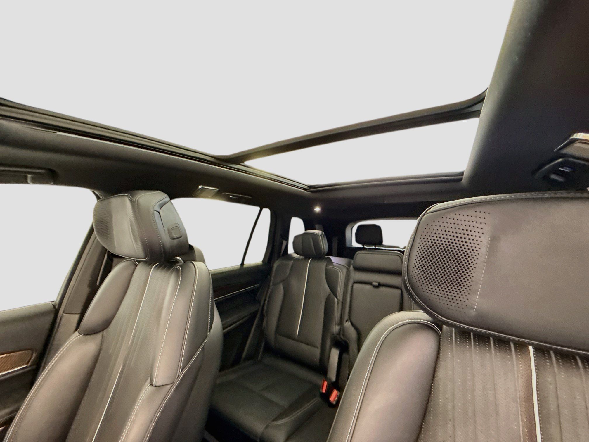 Used 2026 Cadillac Vistiq Luxury AWD/4WD image 26