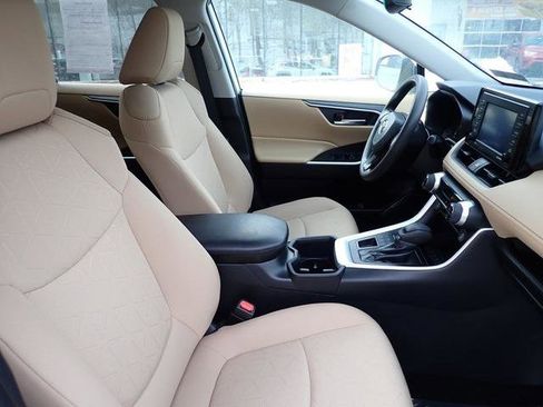 Certified 2022 Toyota RAV4 XLE image 3