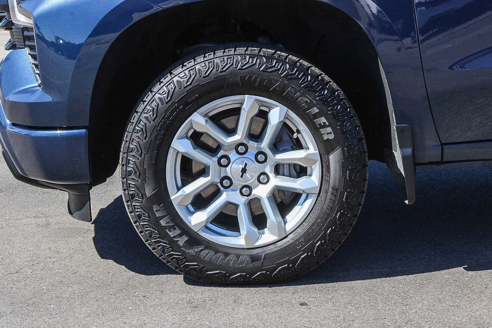 Used 2022 Chevrolet Silverado 1500 RST AWD/4WD image 9