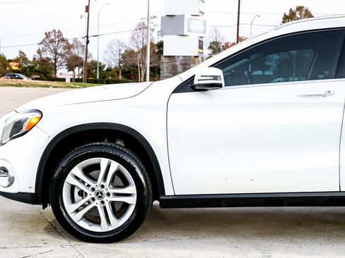 Used 2019 Mercedes-Benz GLA 250 w/ Convenience Package image 11