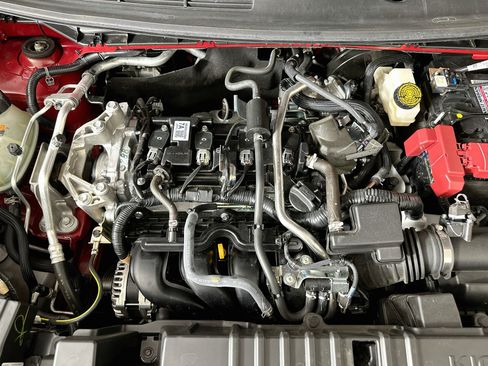 Used 2025 Nissan Kicks SR FWD image 30
