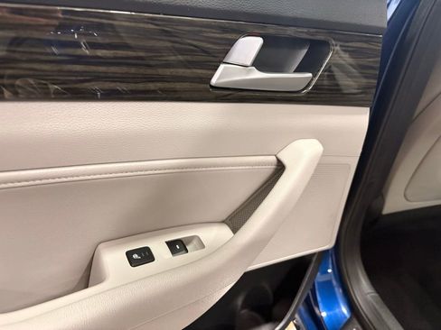 Used 2017 Hyundai Sonata Limited w/ Ultimate Package 04 image 13