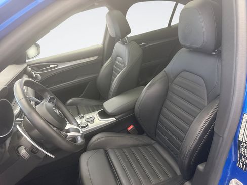 Used 2023 Alfa Romeo Stelvio Veloce AWD/4WD image 11