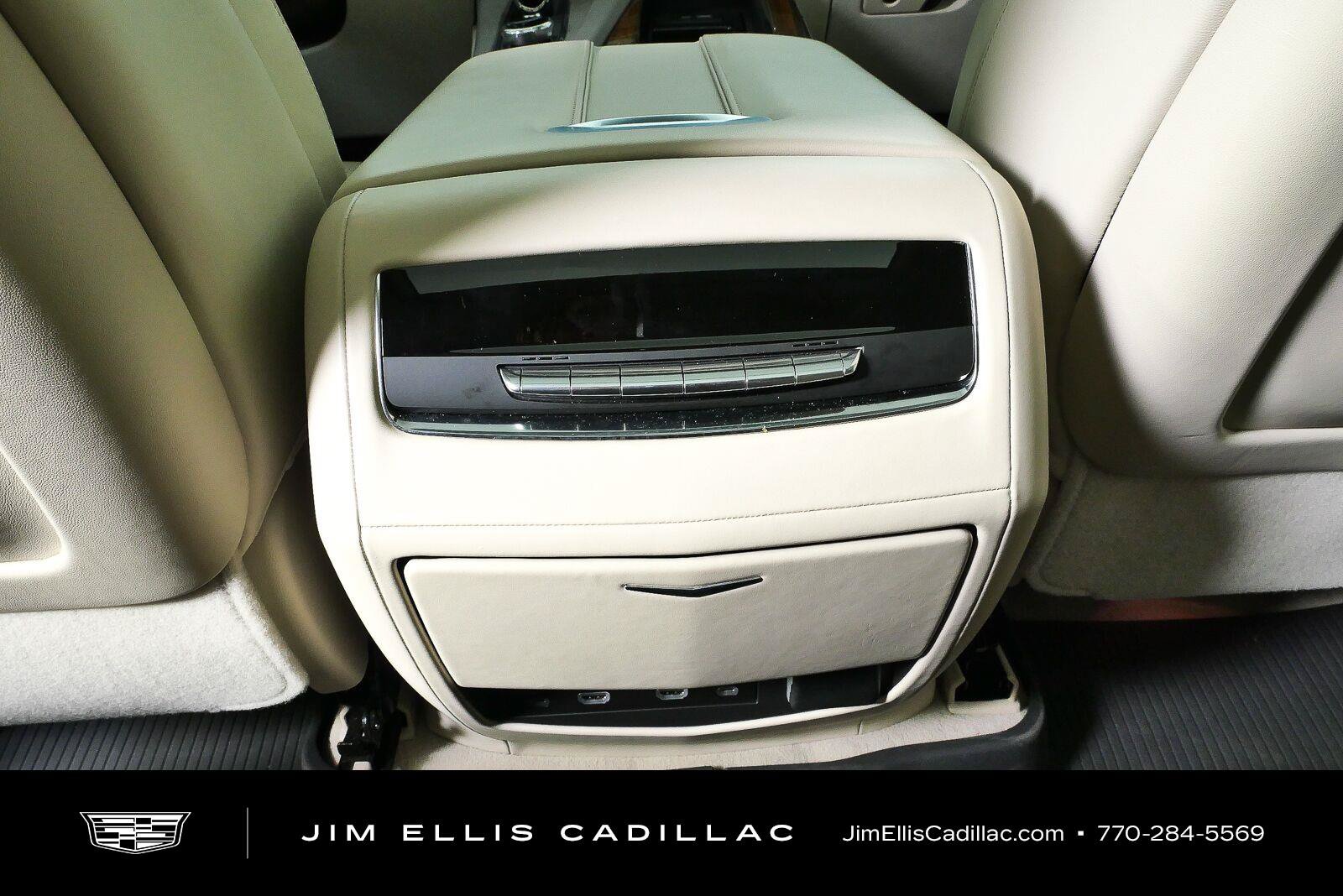 Used 2023 Cadillac Escalade ESV Sport Platinum w/ LPO, ONYX Package AWD/4WD image 18