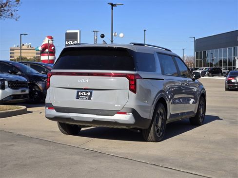 New 2026 Kia Carnival EX image 4
