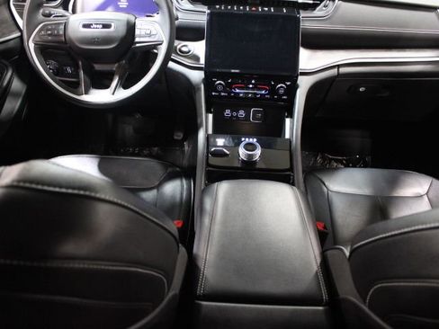 Used 2023 Jeep Grand Cherokee Limited AWD/4WD image 29
