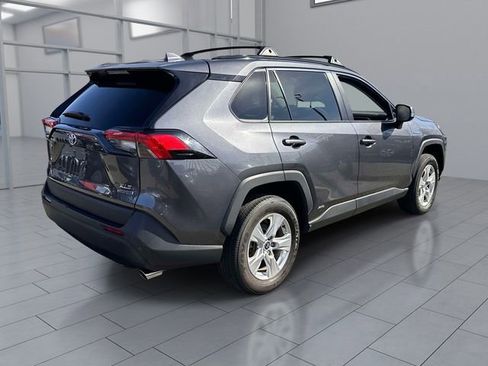 Used 2021 Toyota RAV4 XLE AWD/4WD image 2