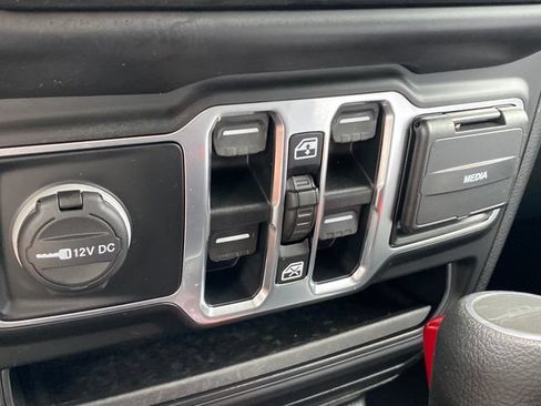 Used 2020 Jeep Gladiator Sport w/ Quick Order Package 24S AWD/4WD image 15