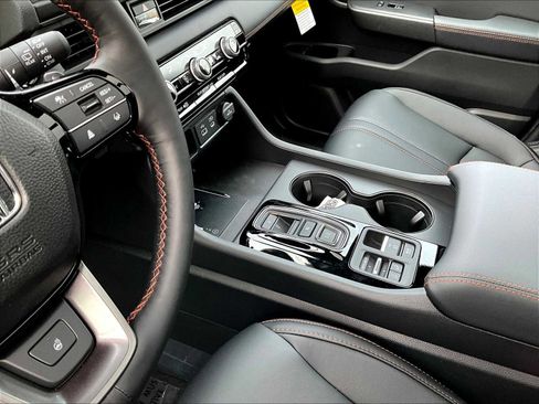 New 2025 Honda Pilot TrailSport image 14