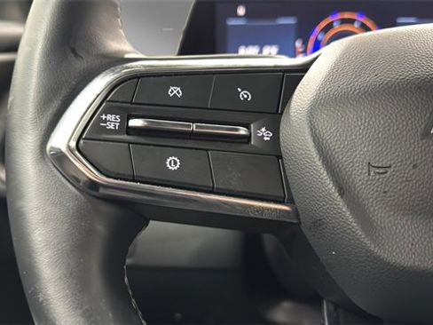 Used 2025 Chevrolet Traverse LT image 20