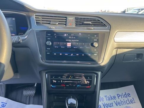 Used 2023 Volkswagen Tiguan SE image 16