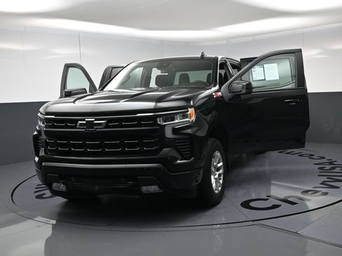 Used 2024 Chevrolet Silverado 1500 RST w/ Z71 Off-Road Package AWD/4WD image 23