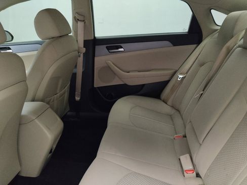 Used 2019 Hyundai Sonata SE image 18