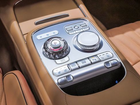 Certified 2025 Genesis G90 3.5T image 21