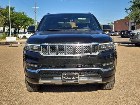 Used 2022 Jeep Grand Wagoneer Series III AWD/4WD image 10