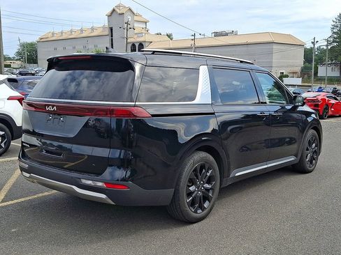 Certified 2023 Kia Carnival SX FWD image 7