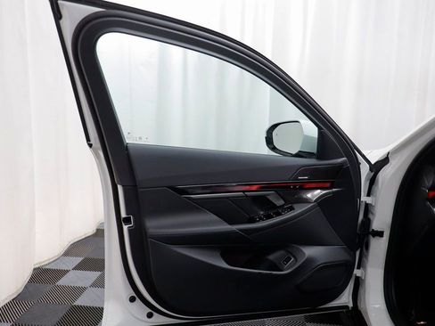 New 2026 BMW 550e xDrive w/ Premium Package image 4