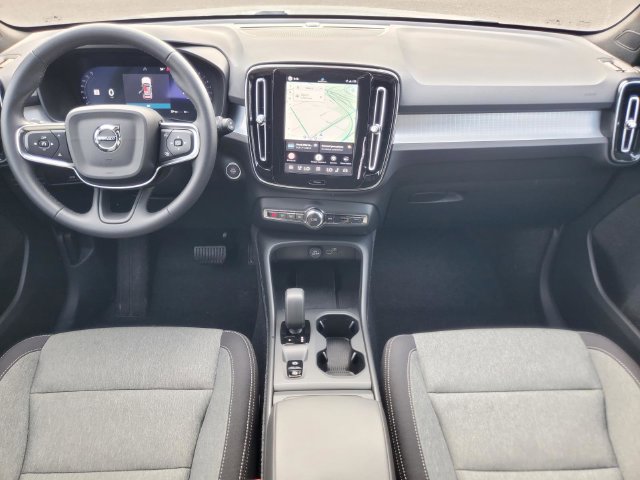 Certified 2026 Volvo XC40 B5 Core w/ Climate Package AWD/4WD image 28