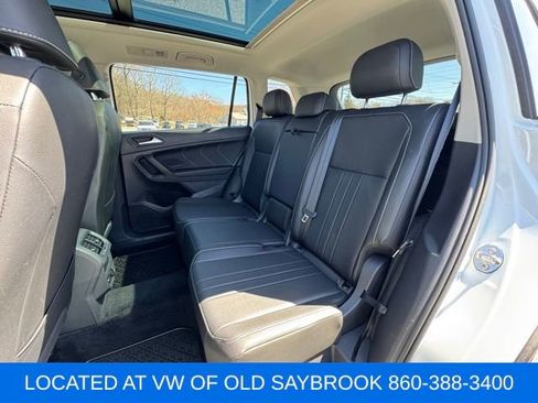 Used 2022 Volkswagen Tiguan SE w/ Panoramic Sunroof Package image 11