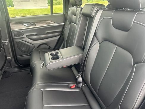 New 2027 Jeep Grand Cherokee Limited w/ Limited Altitude Package AWD/4WD image 44