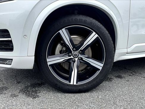 Used 2019 Volvo XC90 T6 R-Design image 4