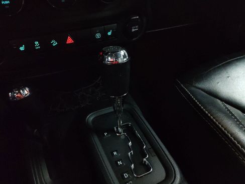 Used 2014 Jeep Wrangler Unlimited Rubicon w/ Dual Top Group image 14