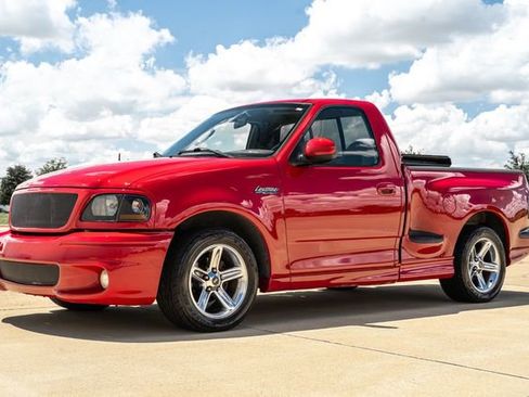 Used 2003 Ford F150 Lightning RWD image 6