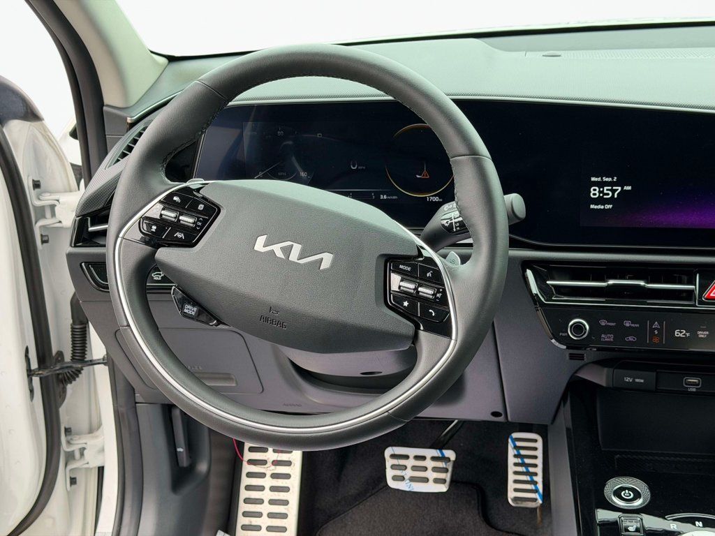 Certified 2025 Kia Niro Wave w/ Wave Preserve Package FWD image 24