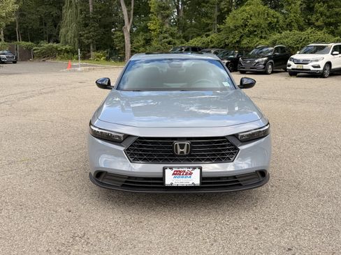Used 2025 Honda Accord Sport image 2