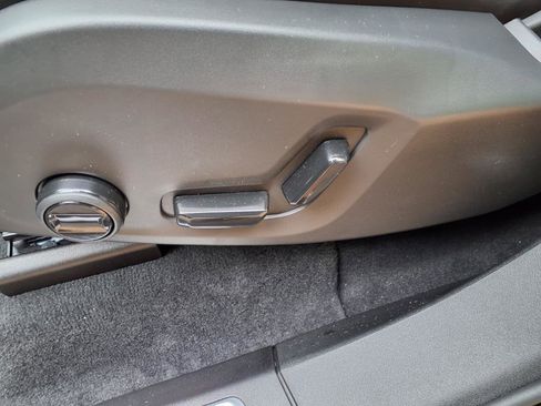 New 2026 Volvo XC90 B6 Plus w/ Protection Package Premier image 17