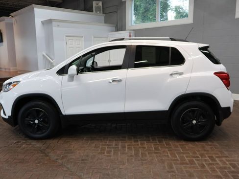 Used 2019 Chevrolet Trax LT w/ LT Convenience Package AWD/4WD image 4