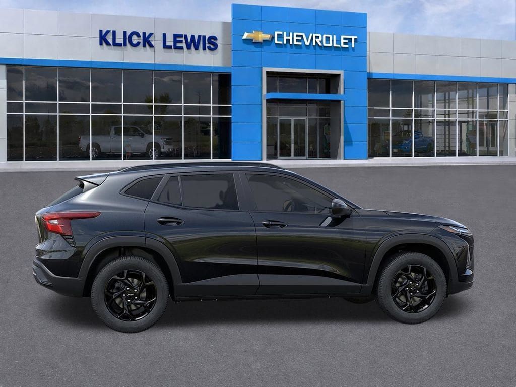 New 2026 Chevrolet Trax LT w/ Driver Confidence Package FWD image 5