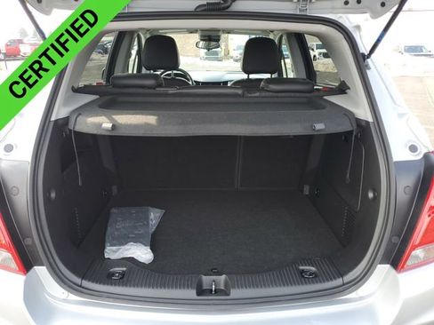 Used 2022 Chevrolet Trax LT w/ LT Convenience Package image 25