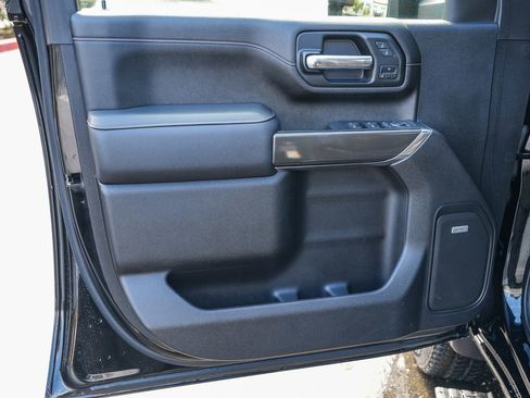 Used 2021 GMC Sierra 2500 AT4 w/ AT4 Premium Plus Package AWD/4WD image 19