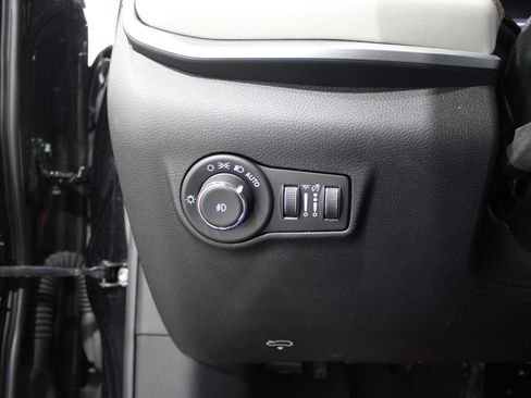 Used 2025 Jeep Compass Limited AWD/4WD image 8