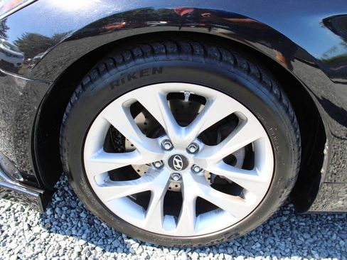 Used 2013 Hyundai Genesis 2.0T RWD image 21