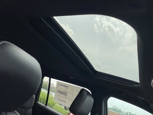 New 2025 Jeep Grand Cherokee L Altitude image 30