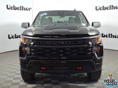 Certified 2025 Chevrolet Silverado 1500 Custom Trail Boss w/ LPO, Dark Essentials Package AWD/4WD image 2