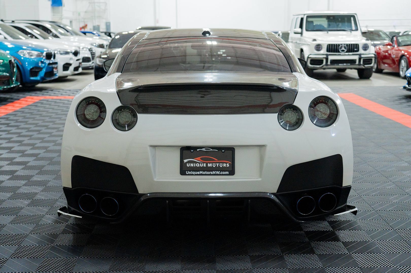 Used 2009 Nissan GT-R Premium AWD/4WD image 5