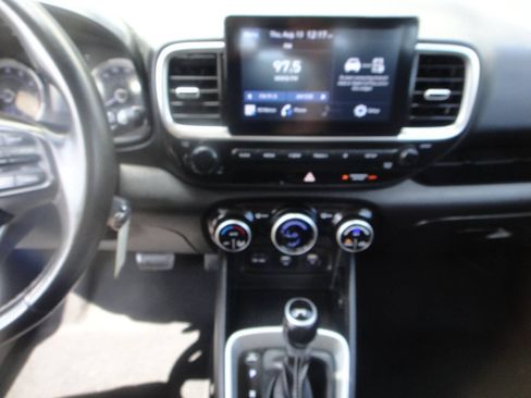 Used 2021 Hyundai Venue SEL FWD image 8